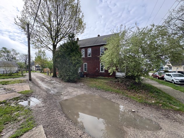 Image for MINIMUM BID AUCTION $9,000! 364 Burger St