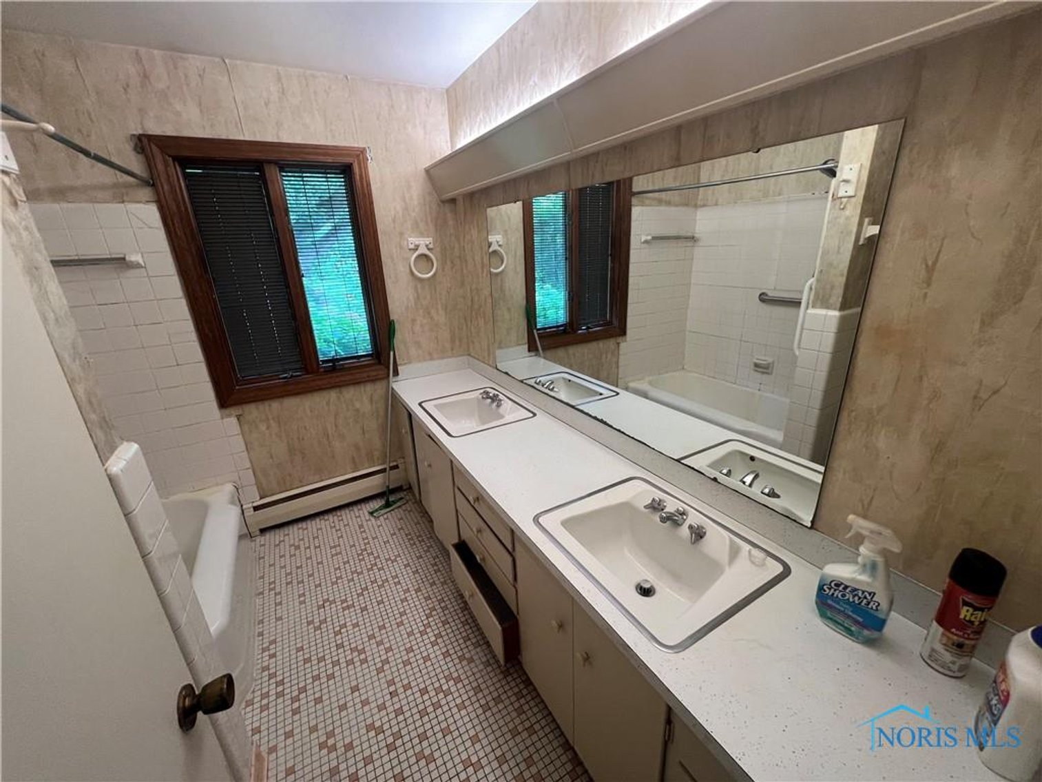 Image for MINIMUM BID AUCTION $199,000! 1035 Cherry St