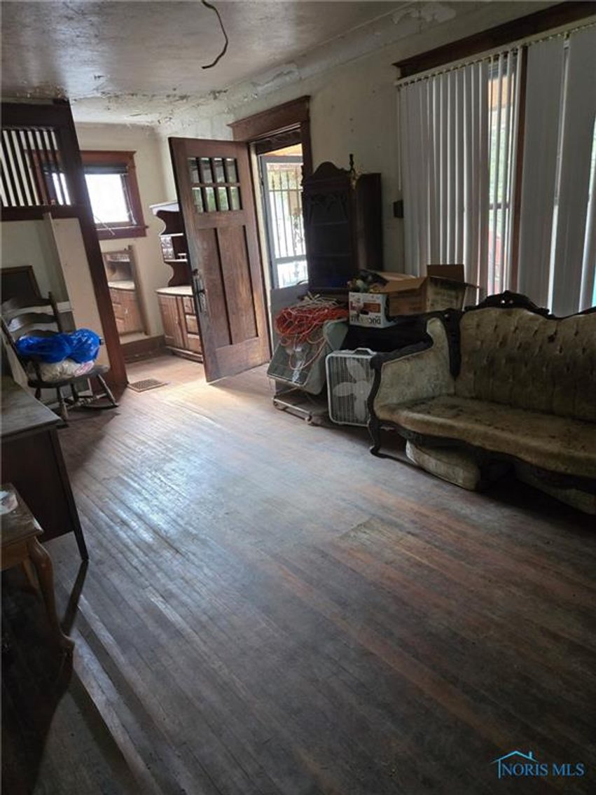 Image for MINIMUM BID AUCTION $25,000! 1441 Maumee St