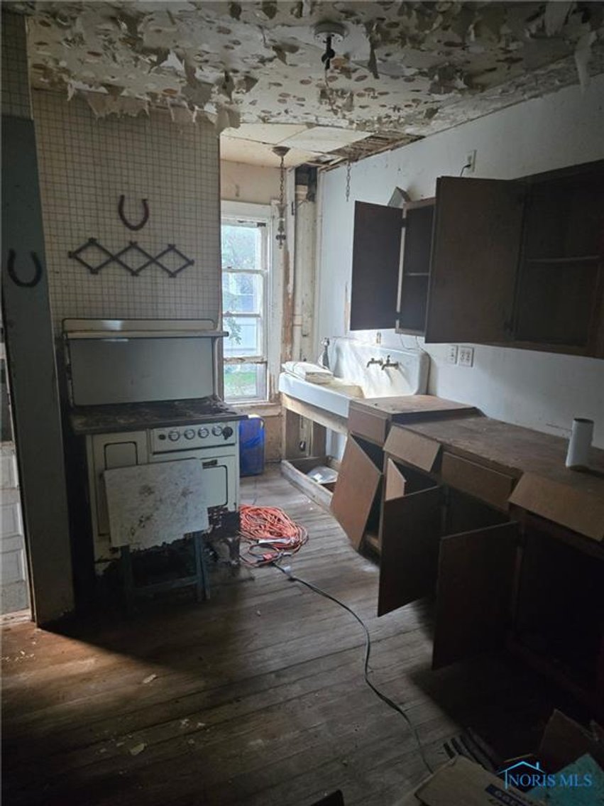 Image for MINIMUM BID AUCTION $25,000! 1441 Maumee St