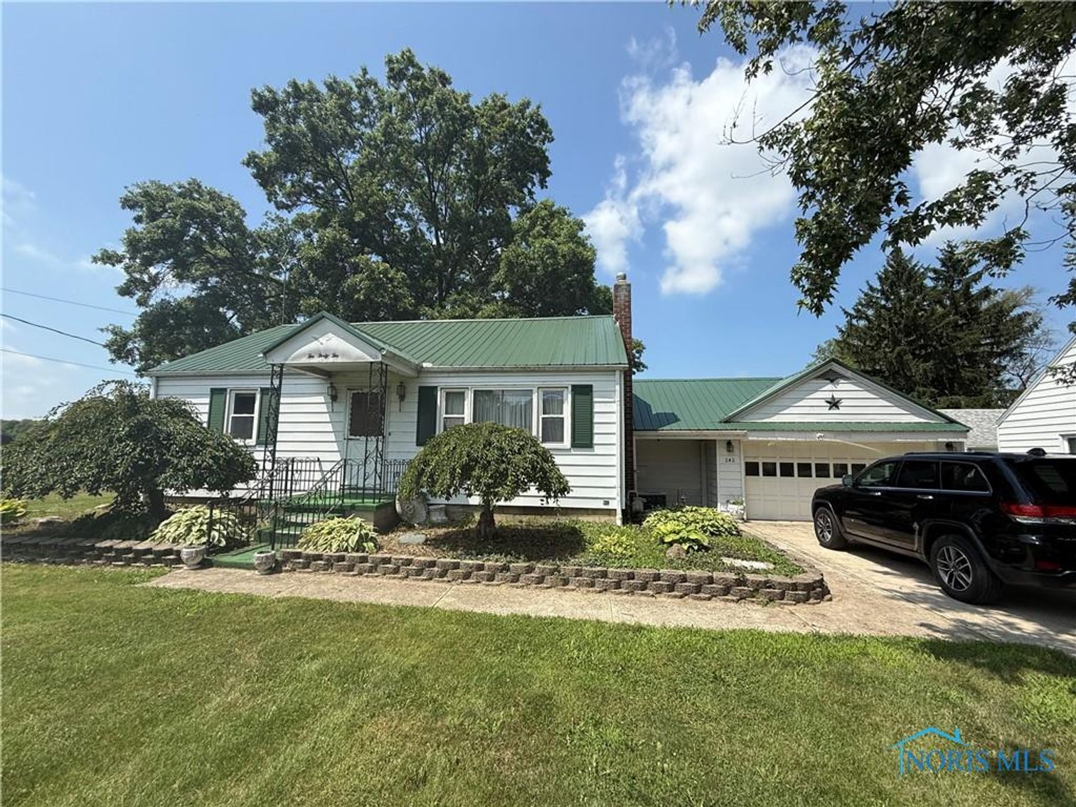 Image for MINIMUM BID AUCTION $160,000!  242 Bierley Ave