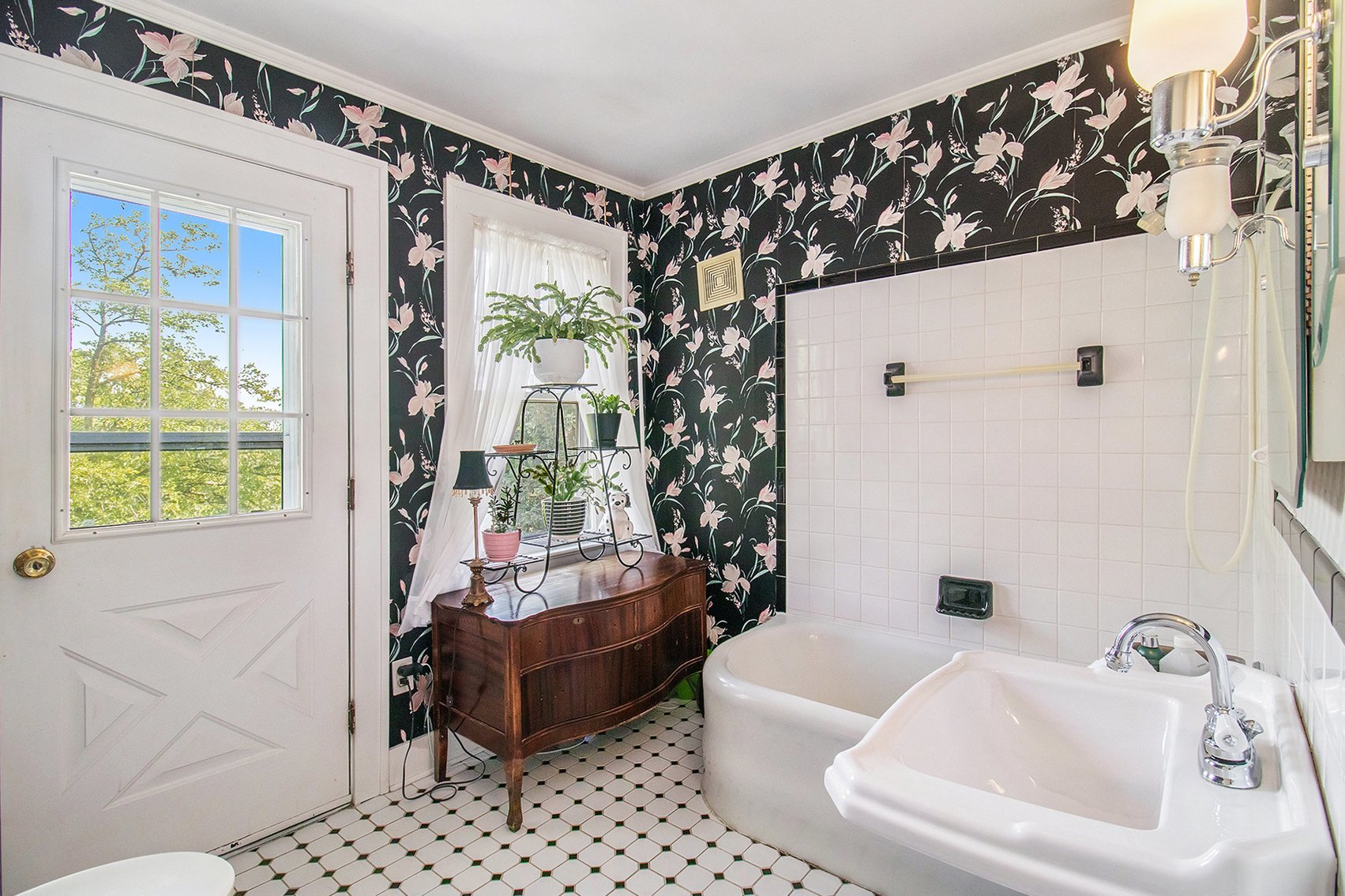 Image for MINIMUM BID AUCTION $139,000! 616 River Rd