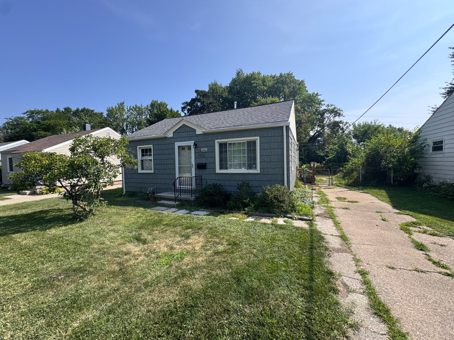 Image for MINIMUM BID AUCTION $89,000! 850 Lamonde Dr