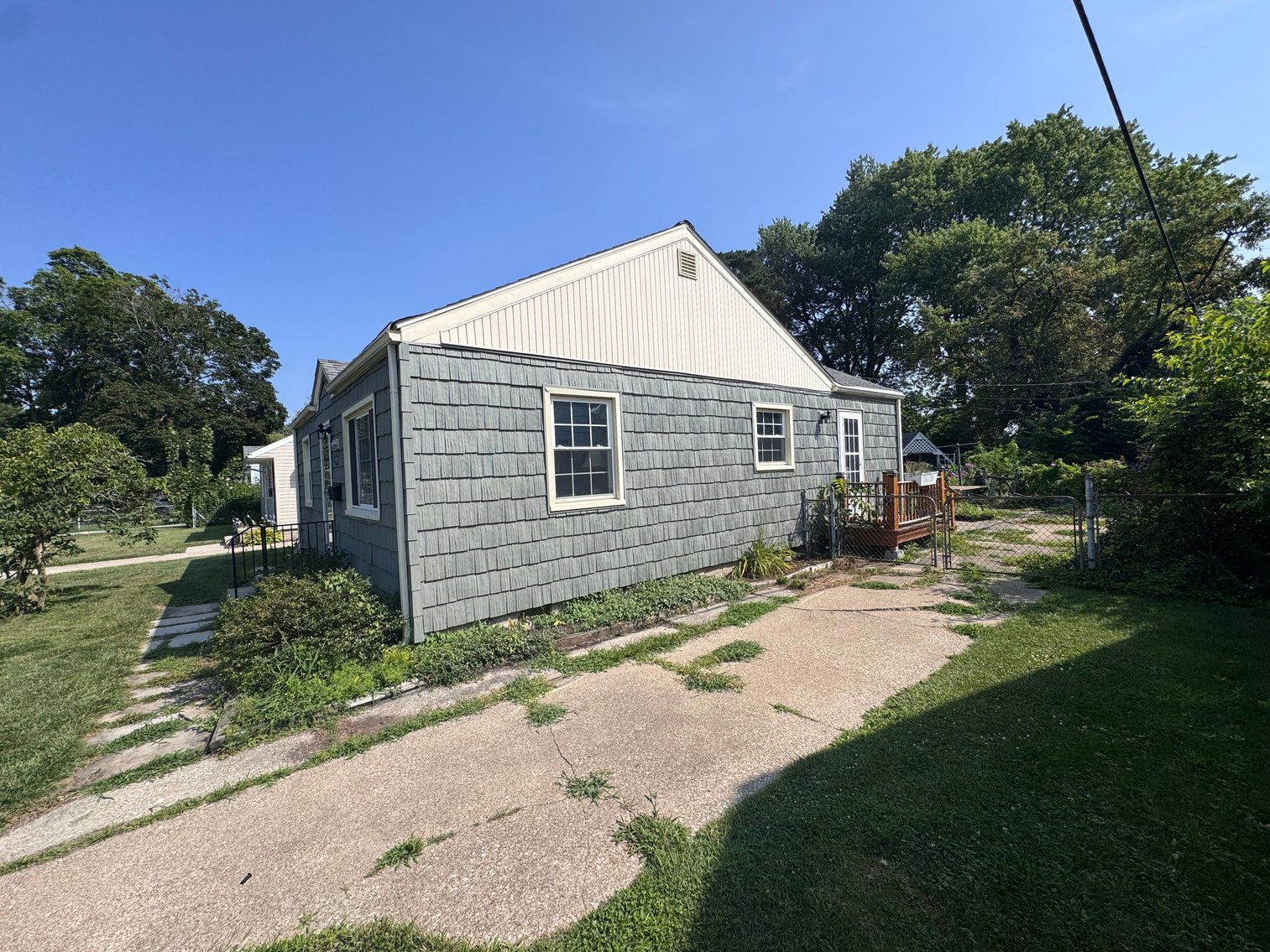 Image for MINIMUM BID AUCTION $89,000! 850 Lamonde Dr