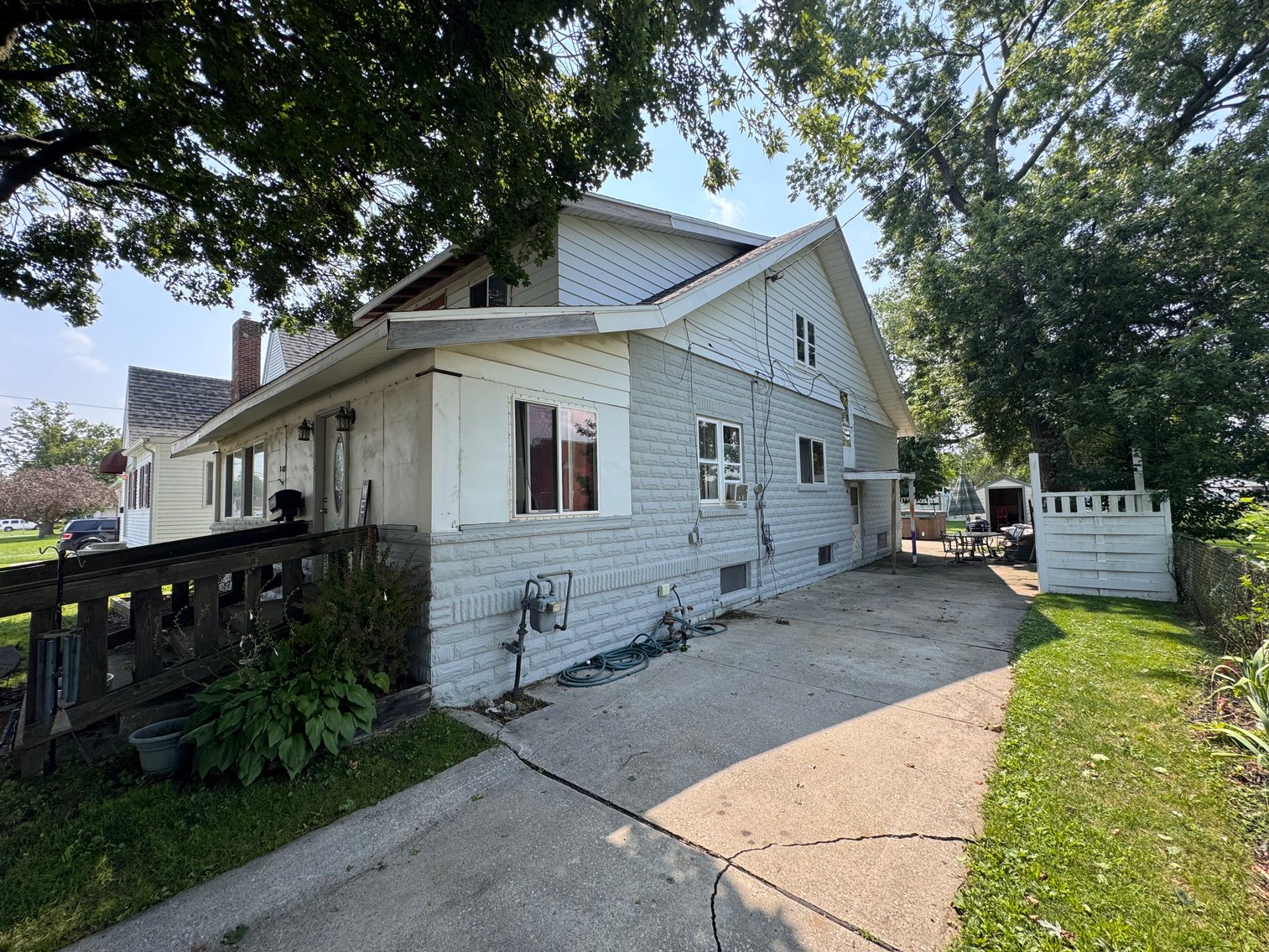 Image for MINIMUM BID AUCTION $59,000! 202 E Union St