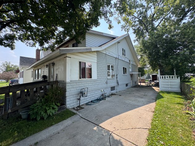 Image for MINIMUM BID AUCTION $59,000! 202 E Union St