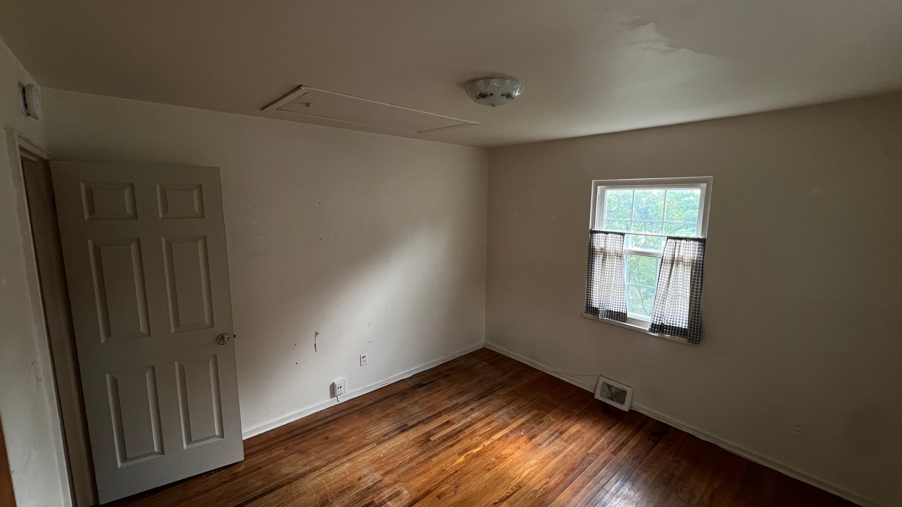 Image for MINIMUM BID AUCTION $89,000! 850 Lamonde Dr