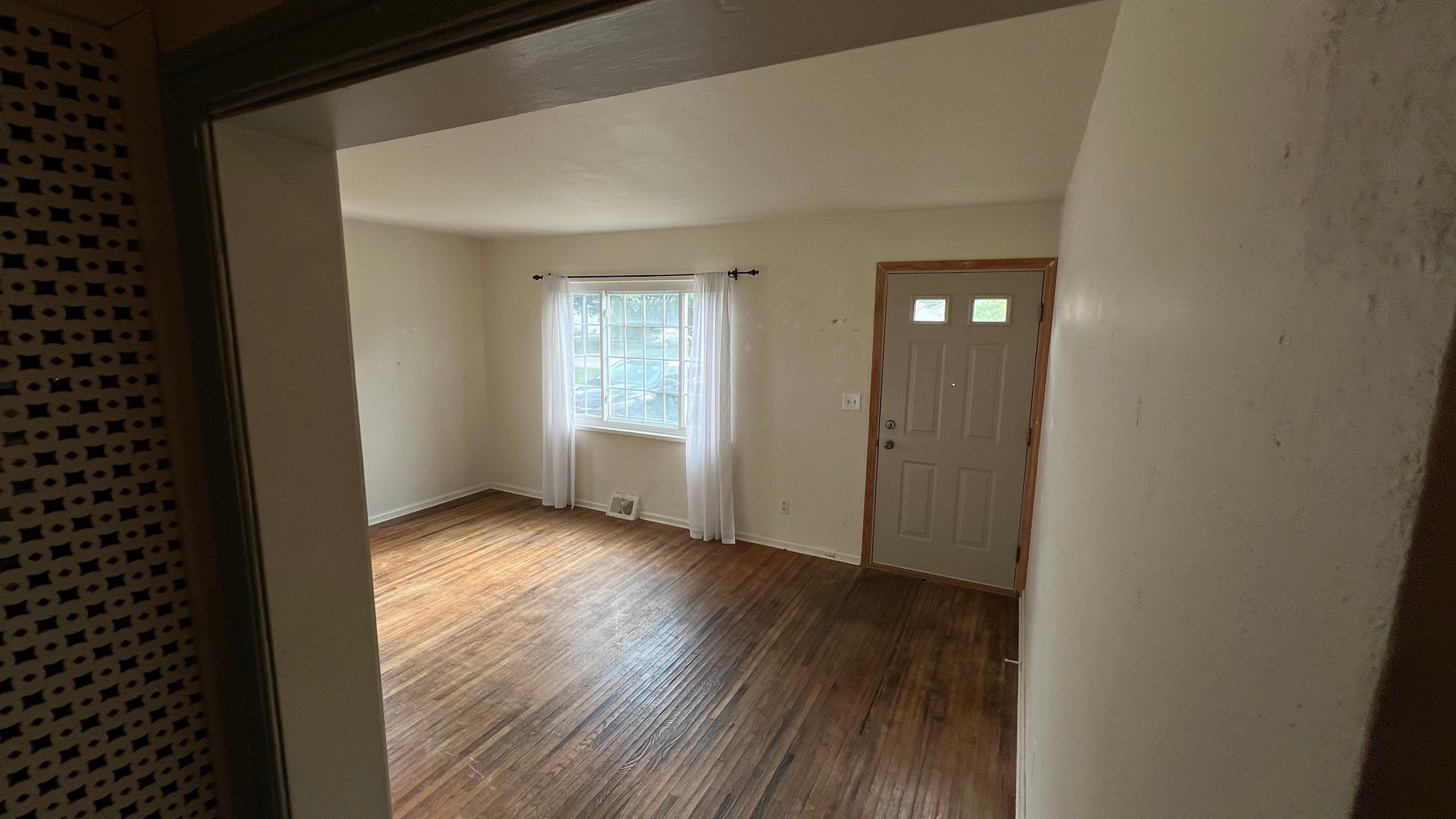 Image for MINIMUM BID AUCTION $89,000! 850 Lamonde Dr