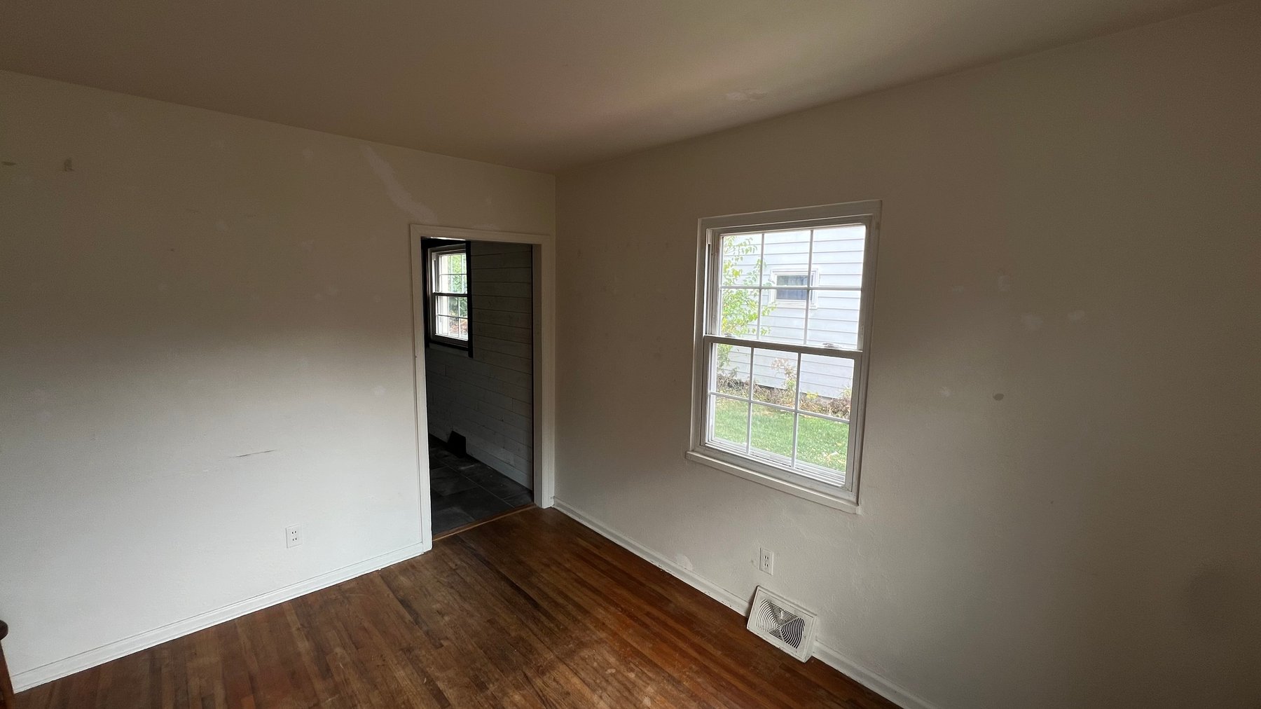 Image for MINIMUM BID AUCTION $89,000! 850 Lamonde Dr