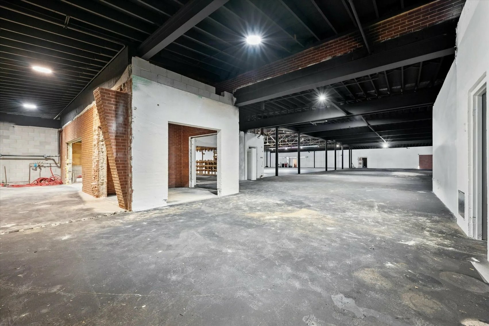 Image for MINIMUM BID AUCTION $369,000! 969 Dixie Hwy