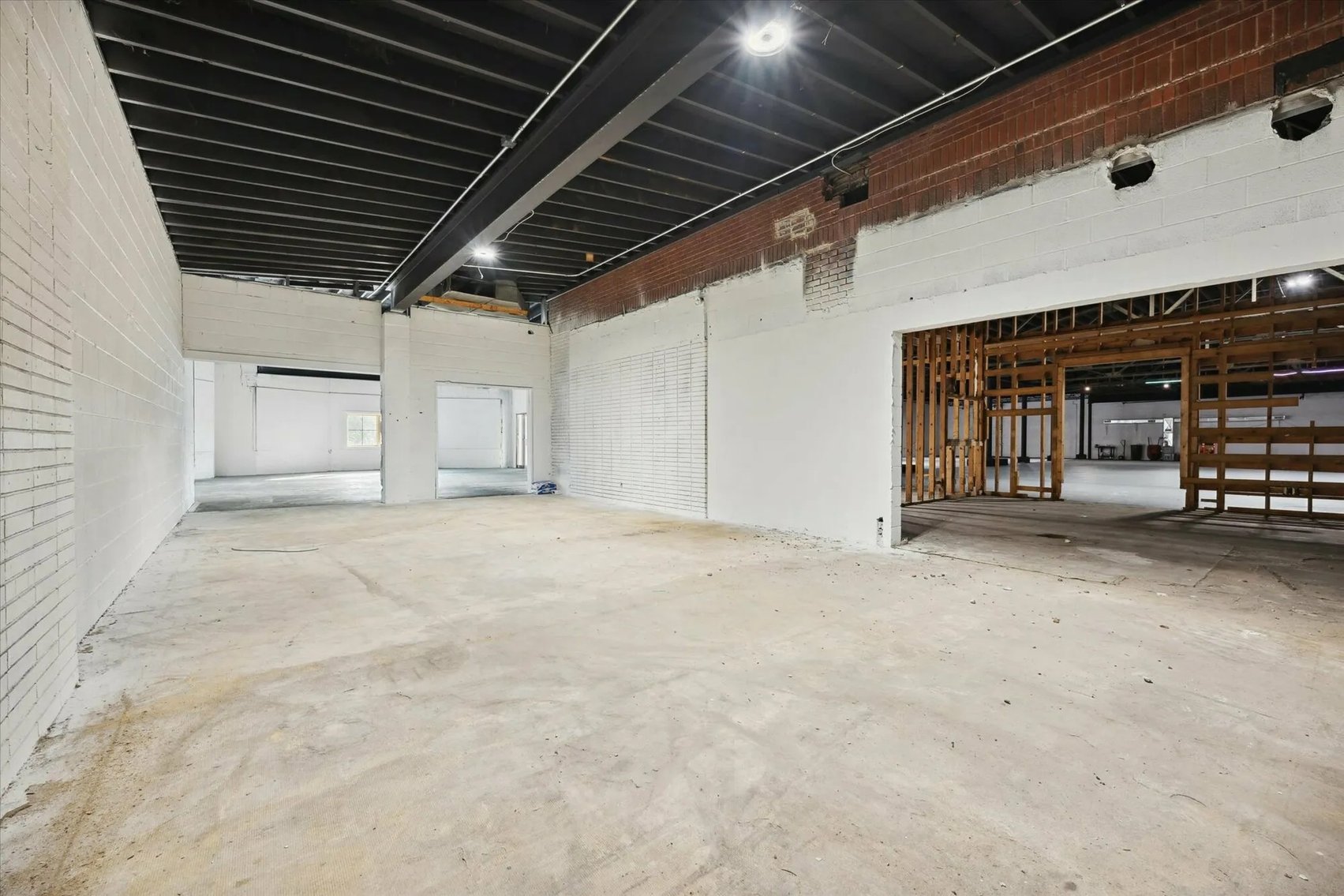 Image for MINIMUM BID AUCTION $369,000! 969 Dixie Hwy