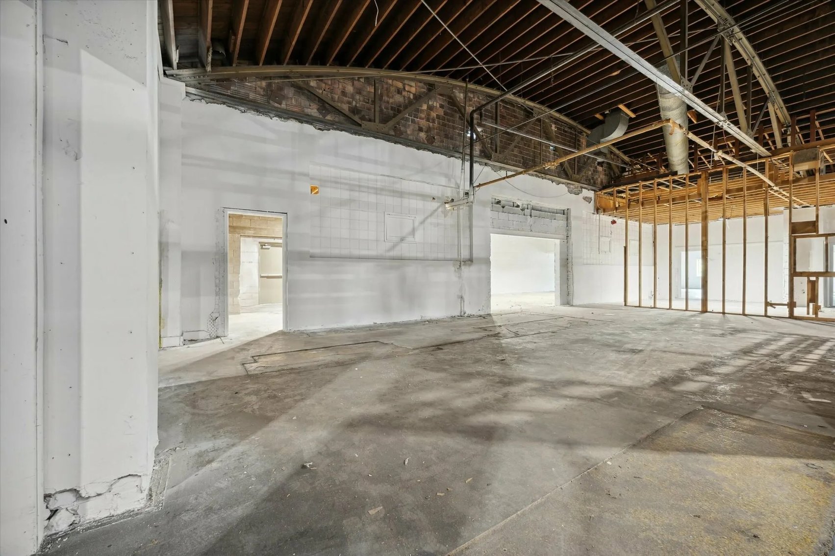 Image for MINIMUM BID AUCTION $369,000! 969 Dixie Hwy