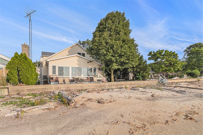 Image for MINIMUM BID AUCTION $425,000! 12294 Lakeshore Dr