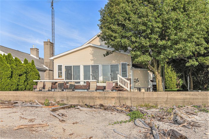 Image for MINIMUM BID AUCTION $425,000! 12294 Lakeshore Dr