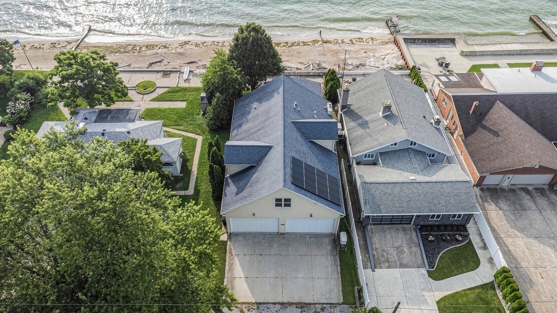 Image for MINIMUM BID AUCTION $425,000! 12294 Lakeshore Dr