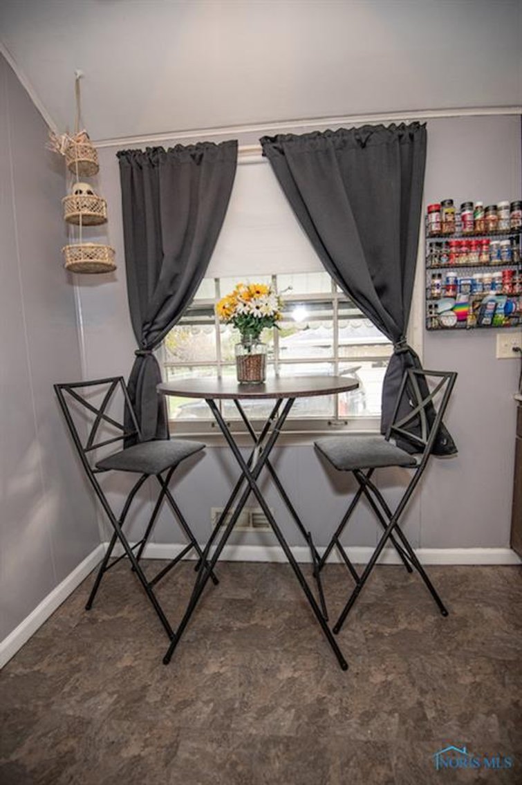 Image for SOLD PRIOR TO AUCTION! 3228 Manhattan