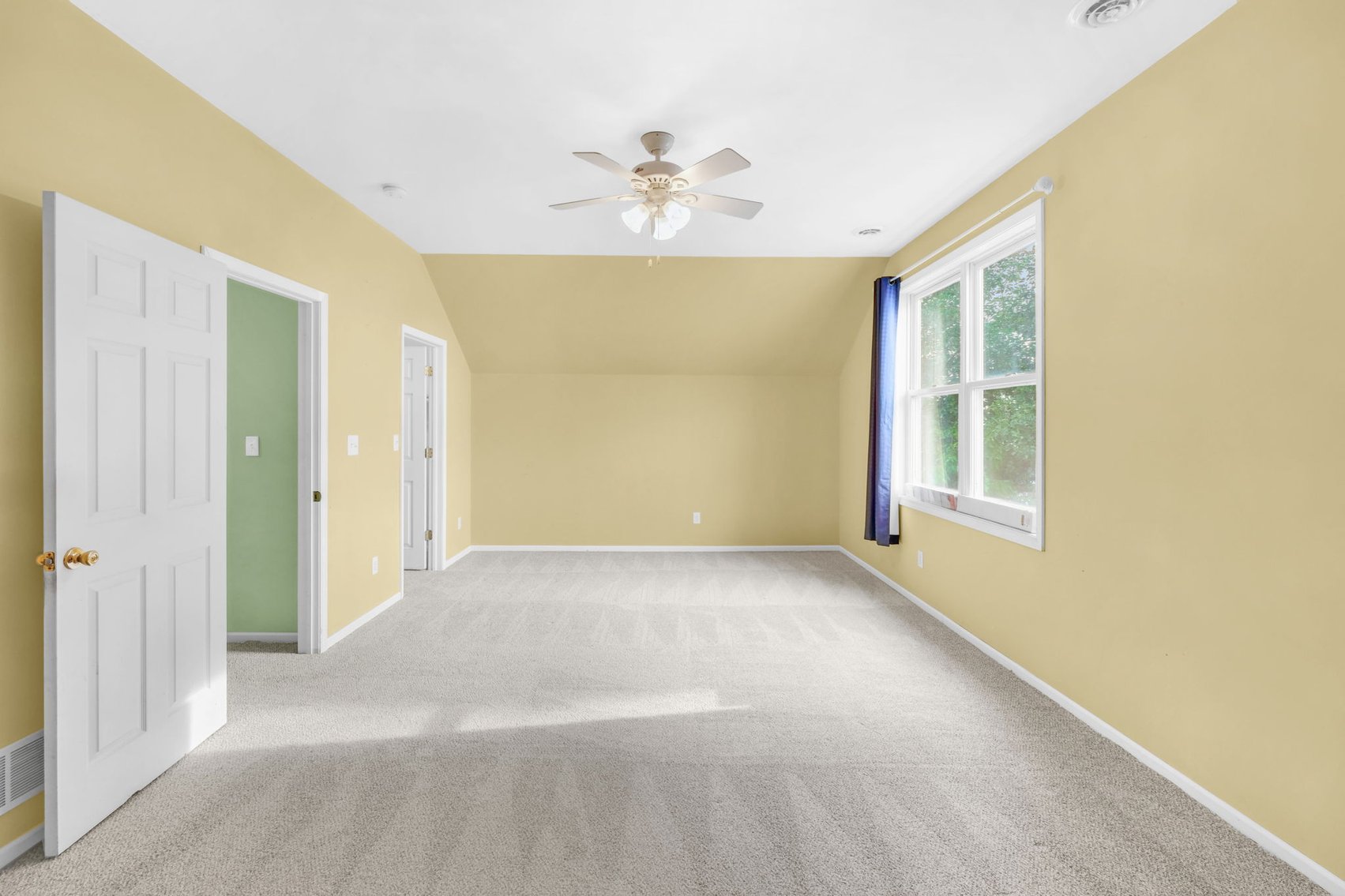 Image for MINIMUM BID AUCTION $425,000! 12294 Lakeshore Dr