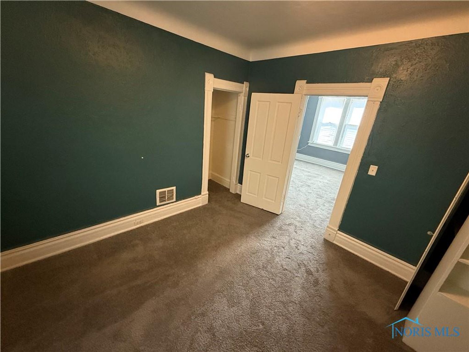 Image for SOLD PRIOR TO AUCTION! 885 National