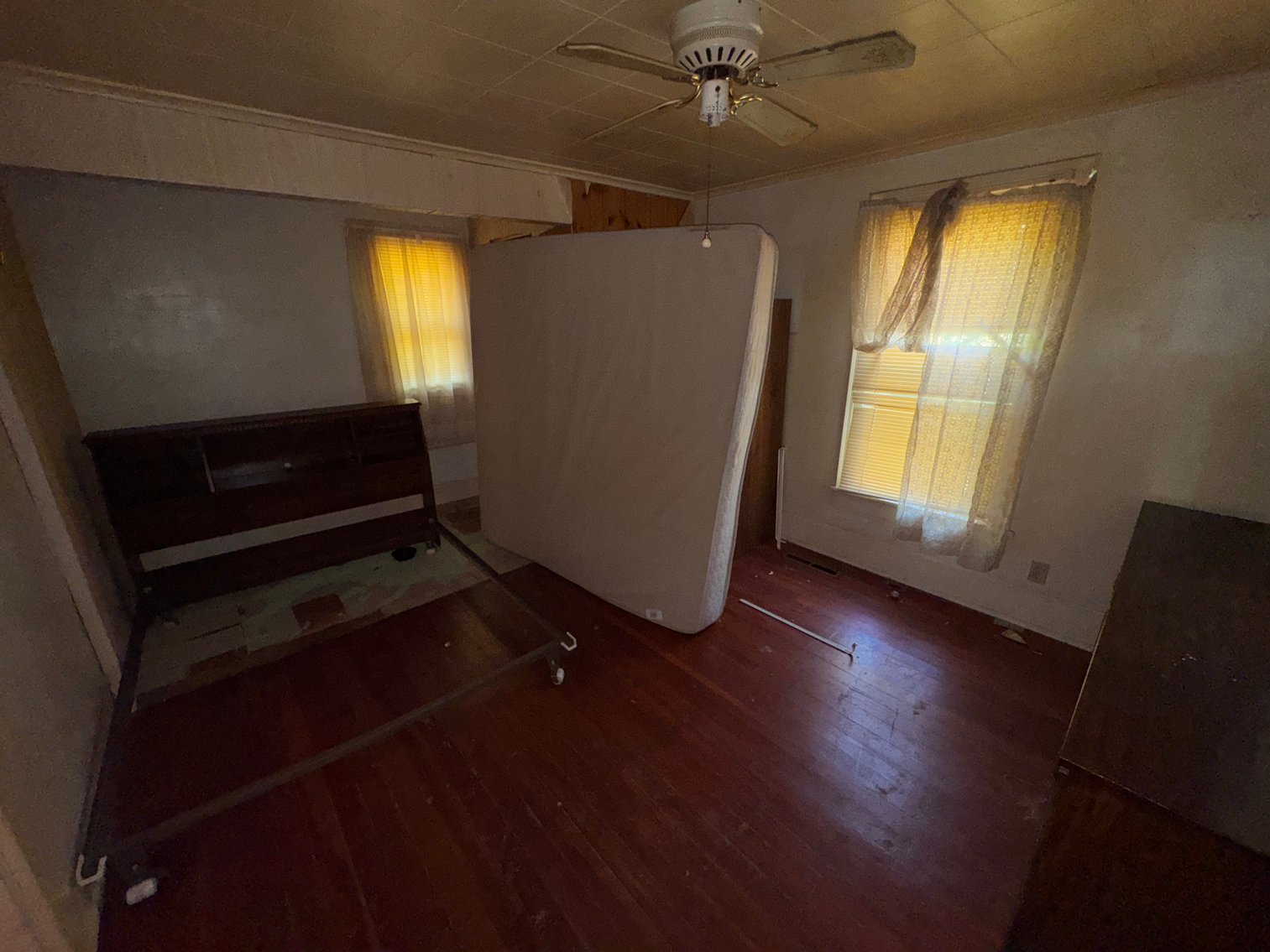 Image for MINIMUM BID AUCTION $30,000! 725 Sheffield