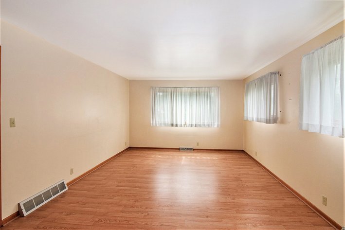 Image for MINIMUM BID AUCTION $119,000! 2909 111th St