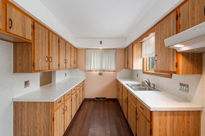 Image for MINIMUM BID AUCTION $119,000! 2909 111th St