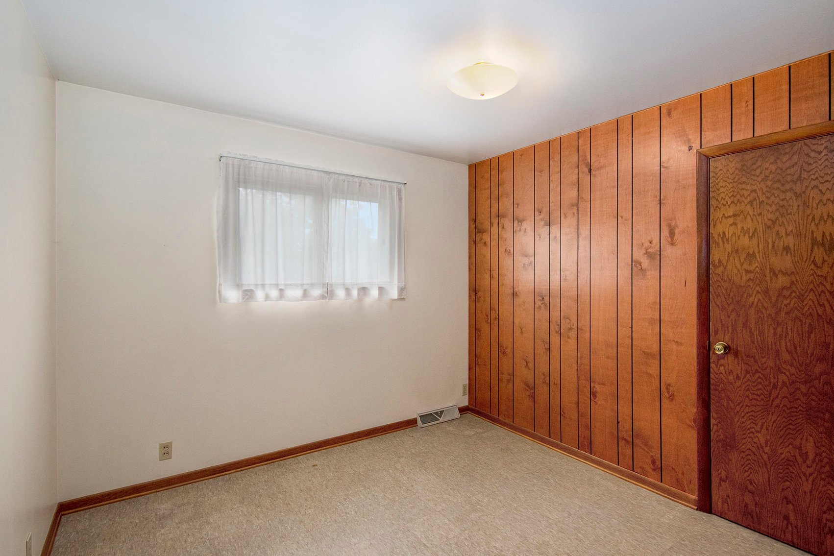 Image for MINIMUM BID AUCTION $119,000! 2909 111th St