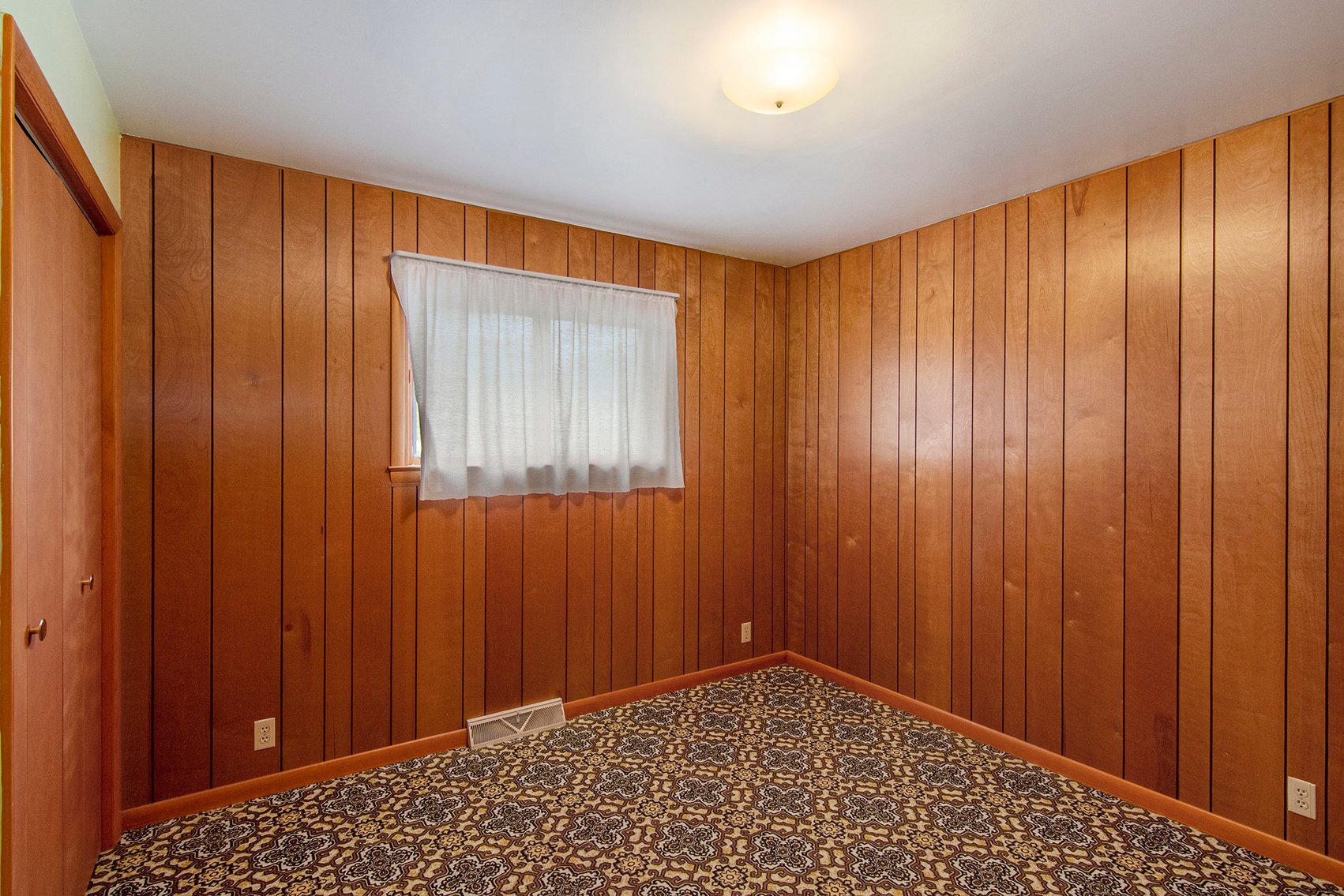 Image for MINIMUM BID AUCTION $119,000! 2909 111th St