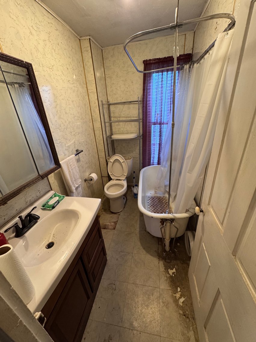 Image for MINIMUM BID AUCTION $19,000! 852 Berry