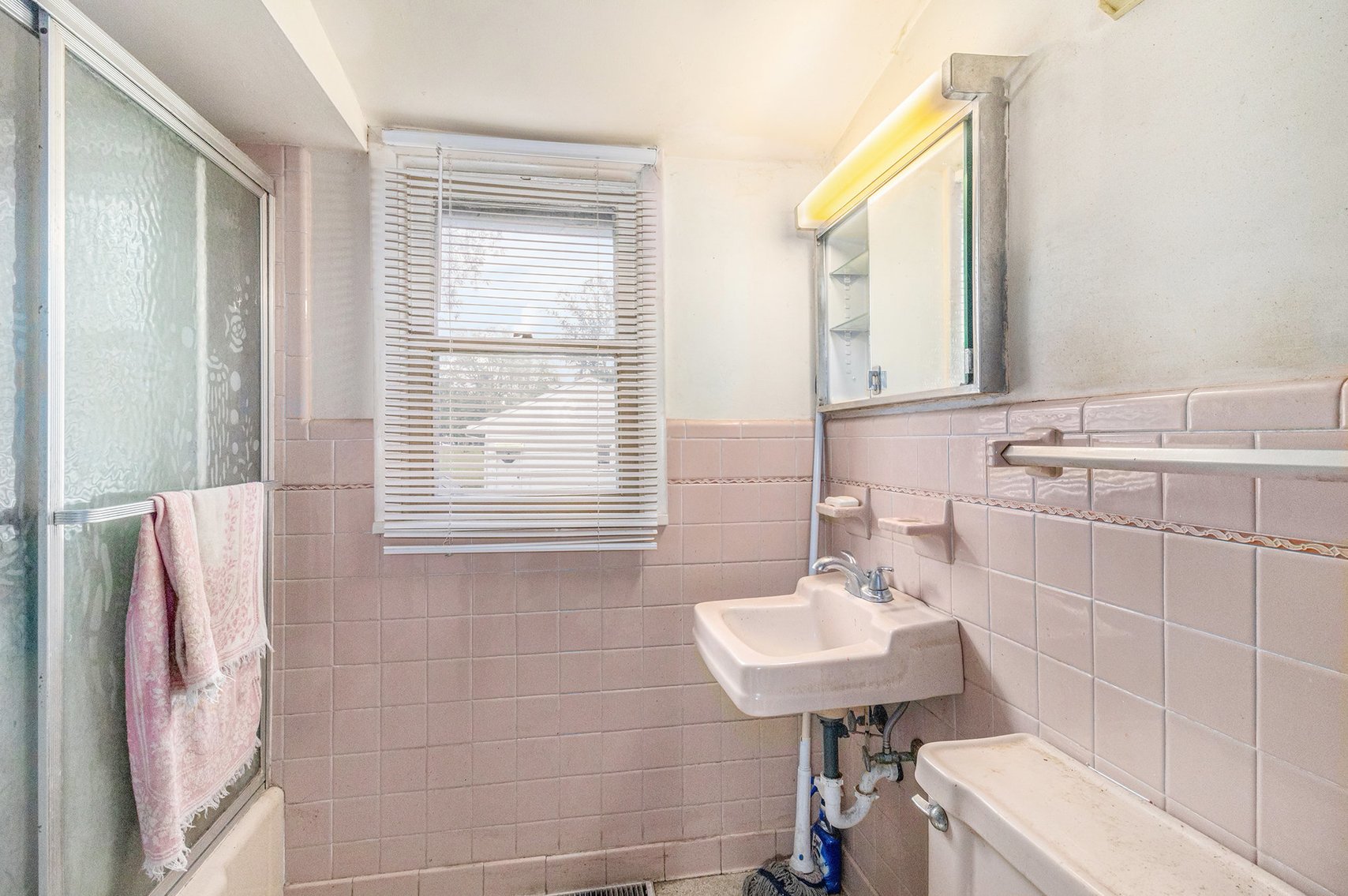 Image for MINIMUM BID AUCTION $90,000! 6237 Dorr St