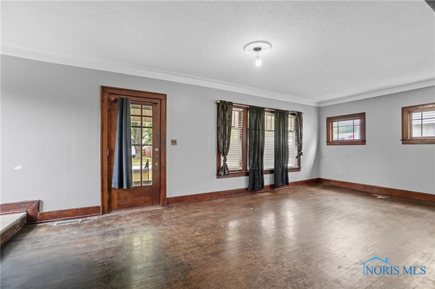 Image for MINIMUM BID AUCTION $149,000! 325 Greenlawn Ave