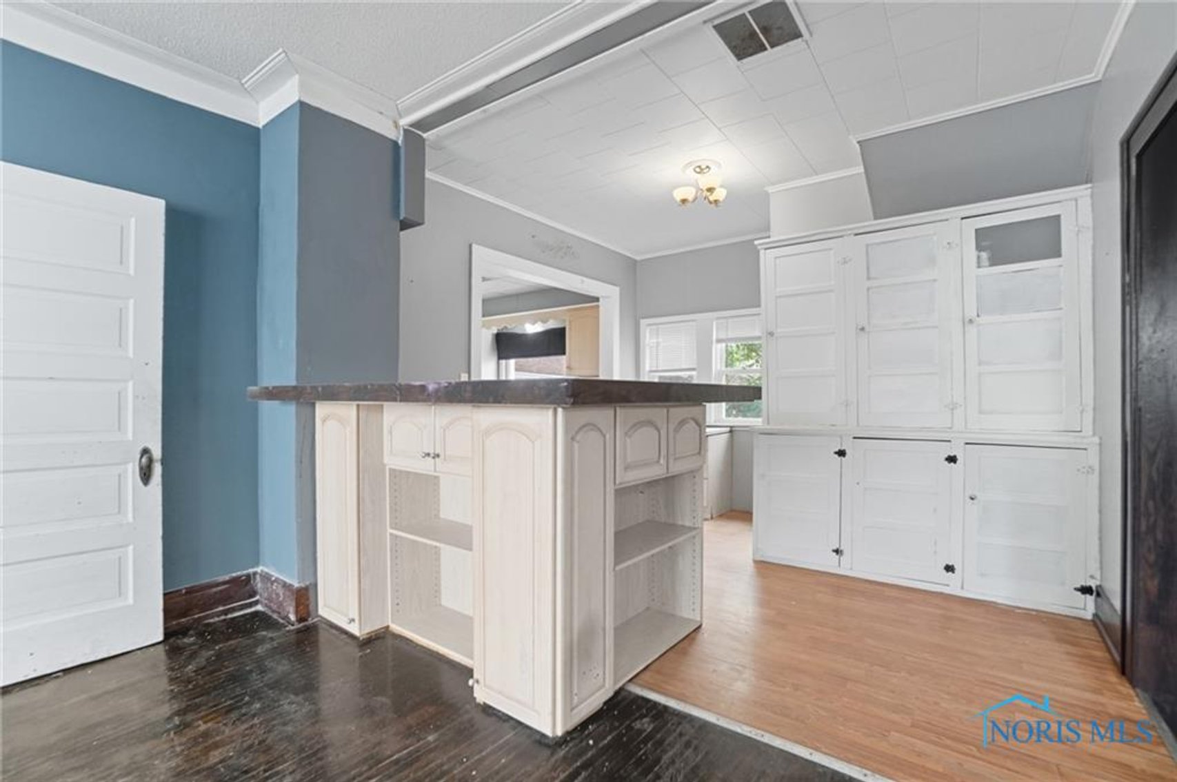 Image for MINIMUM BID AUCTION $149,000! 325 Greenlawn Ave