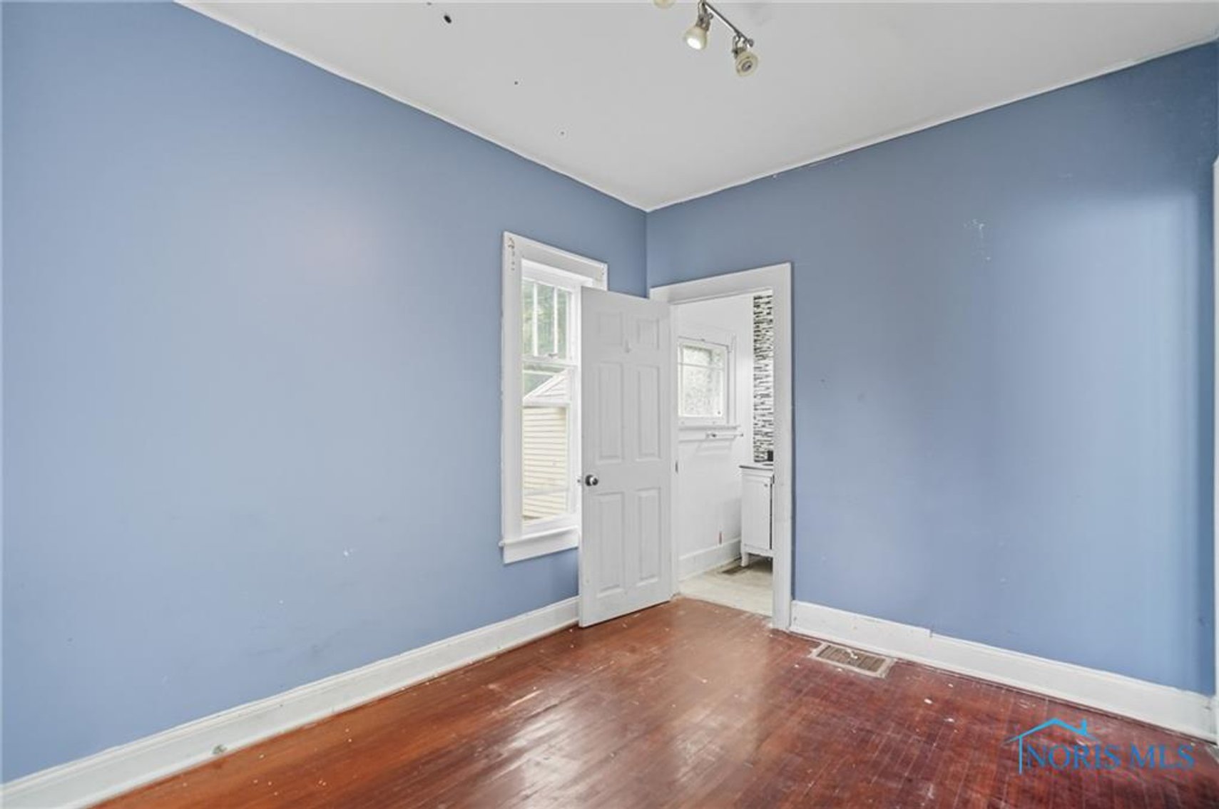 Image for MINIMUM BID AUCTION $149,000! 325 Greenlawn Ave