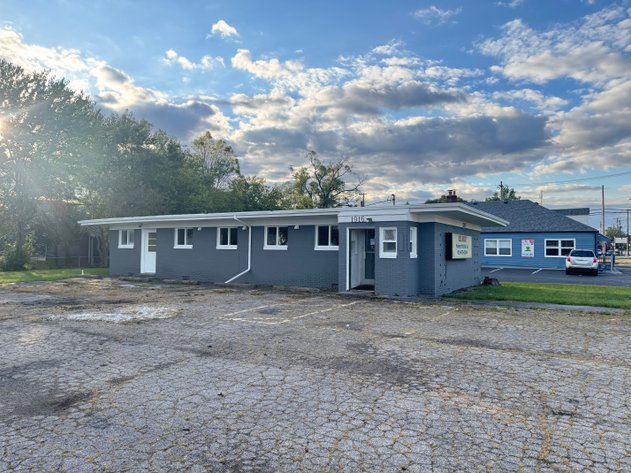 Image for MINIMUM BID AUCTION $99,000! 1916 N Reynolds Rd