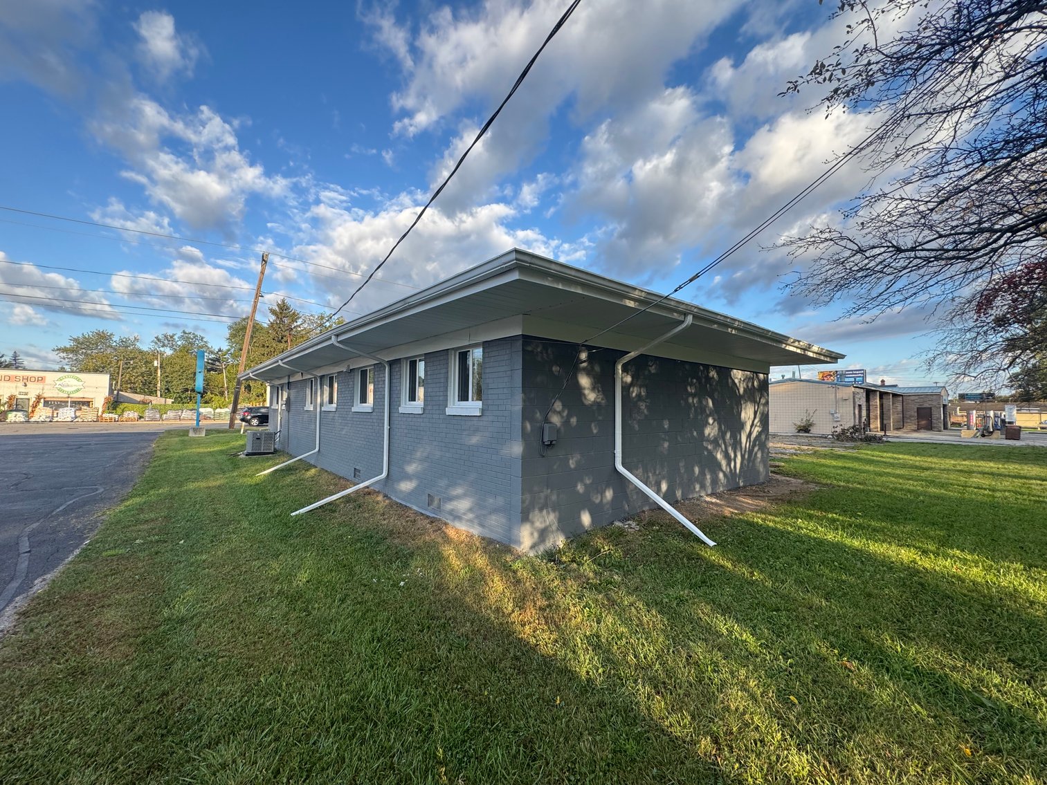 Image for MINIMUM BID AUCTION $99,000! 1916 N Reynolds Rd