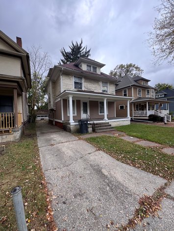 Image for MINIMUM BID AUCTION $50,000! 2369 Lawrence Ave