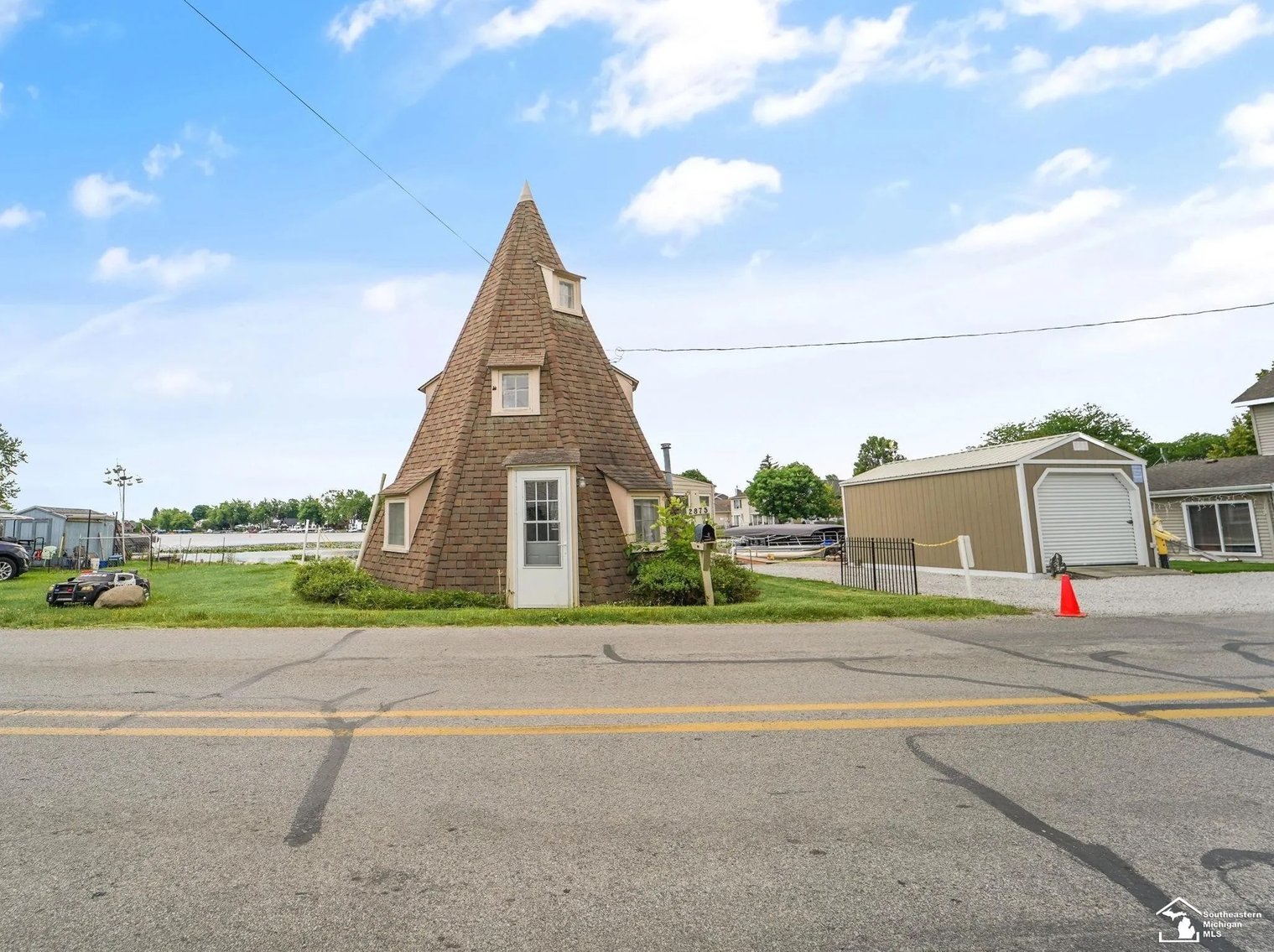 Image for ONLINE ONLY REAL ESTATE AUCTION! 2875 Round Lake Hwy