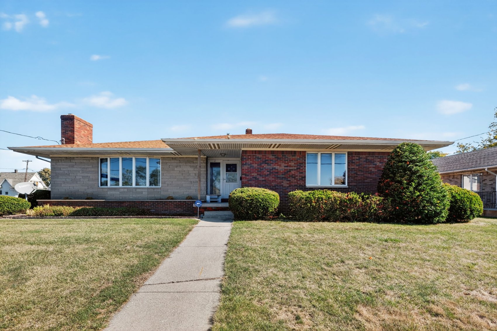 Image for MINIMUM BID AUCTION $99,000! 611 Miami St