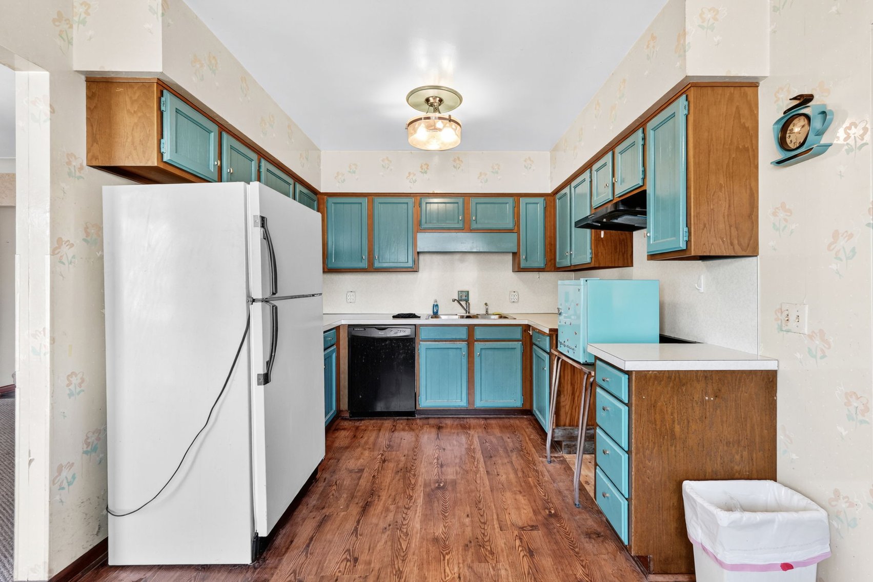 Image for MINIMUM BID AUCTION $99,000! 611 Miami St