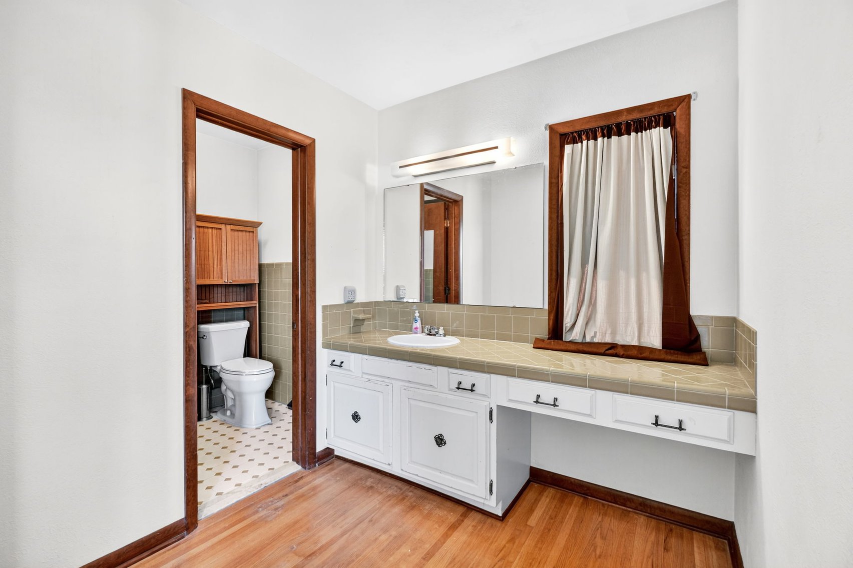 Image for MINIMUM BID AUCTION $99,000! 611 Miami St