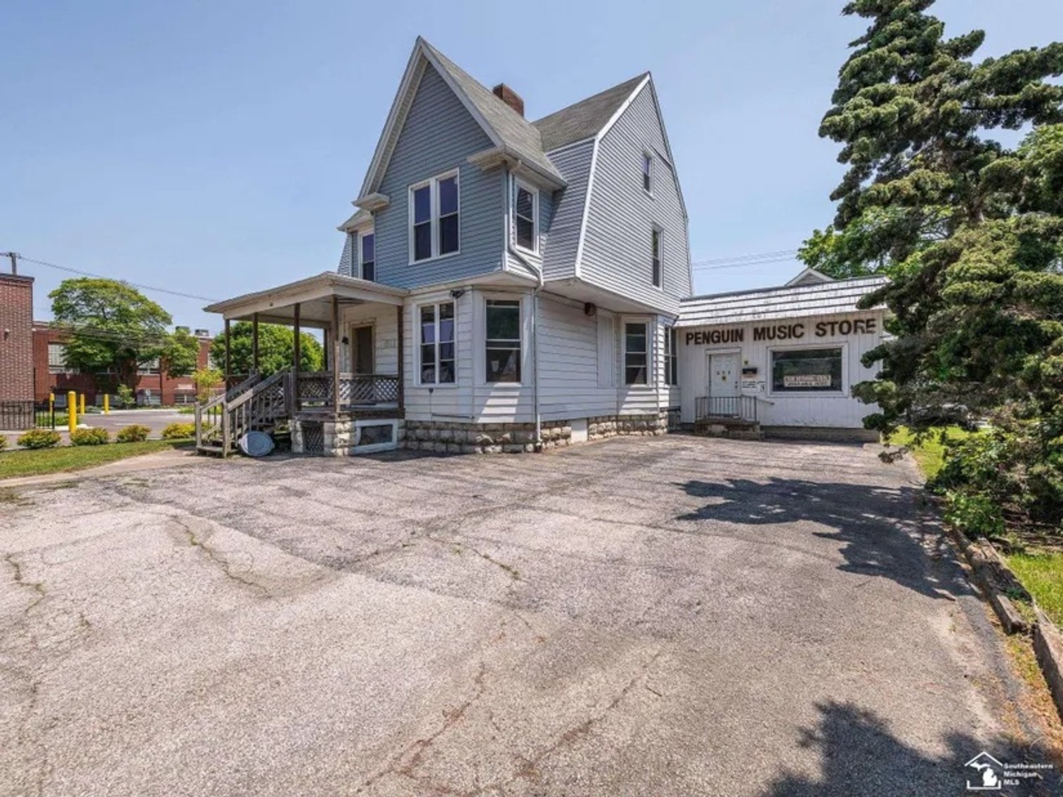 Image for MINIMUM BID AUCTION $49,000! 611 S. Monroe St.