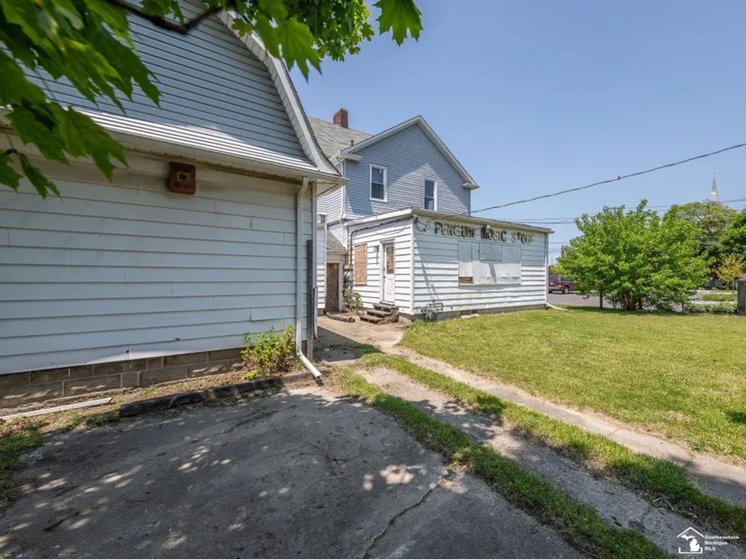 Image for MINIMUM BID AUCTION $49,000! 611 S. Monroe St.