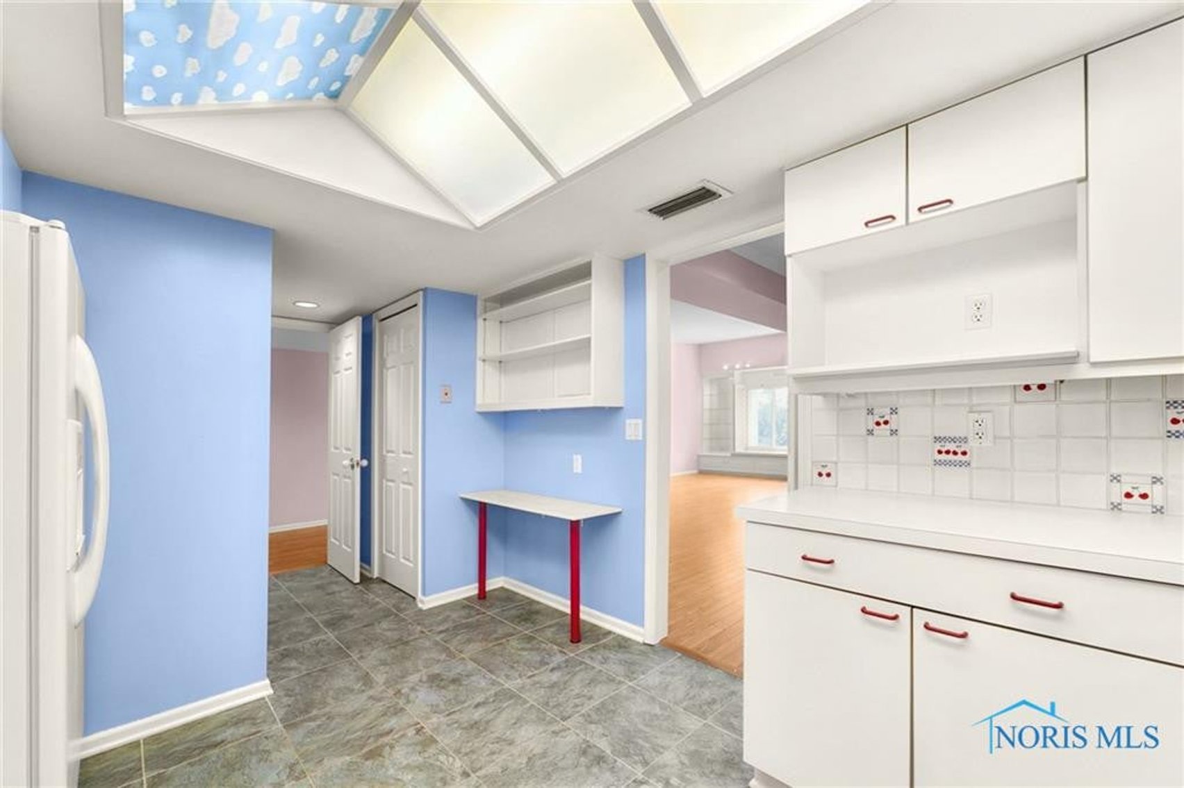 Image for MINIMUM BID AUCTION $110,000! 4343 W. Bancroft St # 4G