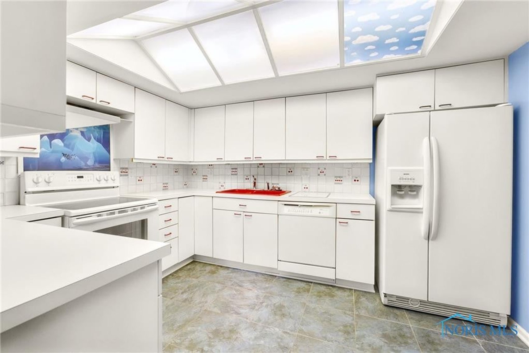 Image for MINIMUM BID AUCTION $110,000! 4343 W. Bancroft St # 4G