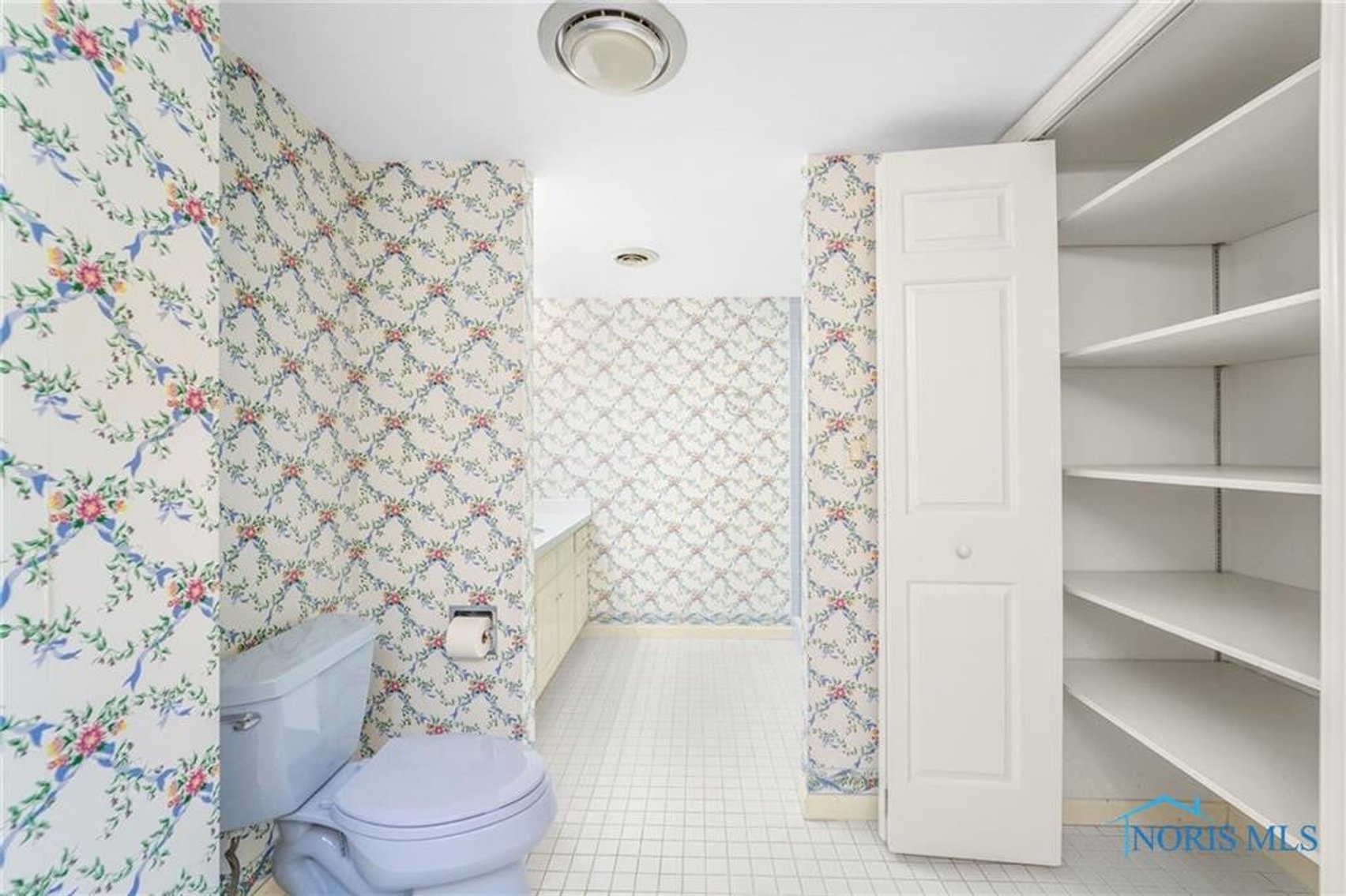 Image for MINIMUM BID AUCTION $110,000! 4343 W. Bancroft St # 4G
