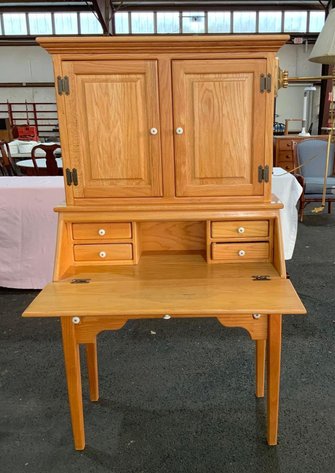 Image for 700+ Lots of Furniture, Longaberger, Sewing Machines and Household Items: Live and Online