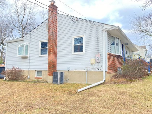 Image for 3BD/1BA Home on Corner Lot in Vienna, VA. Sold!!! $946,000