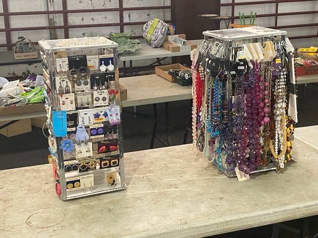 Image for New Costume Jewelry,  New Office Supplies, Lawn Ornaments, Yard Art, New Household and Decor - Virtual Auction