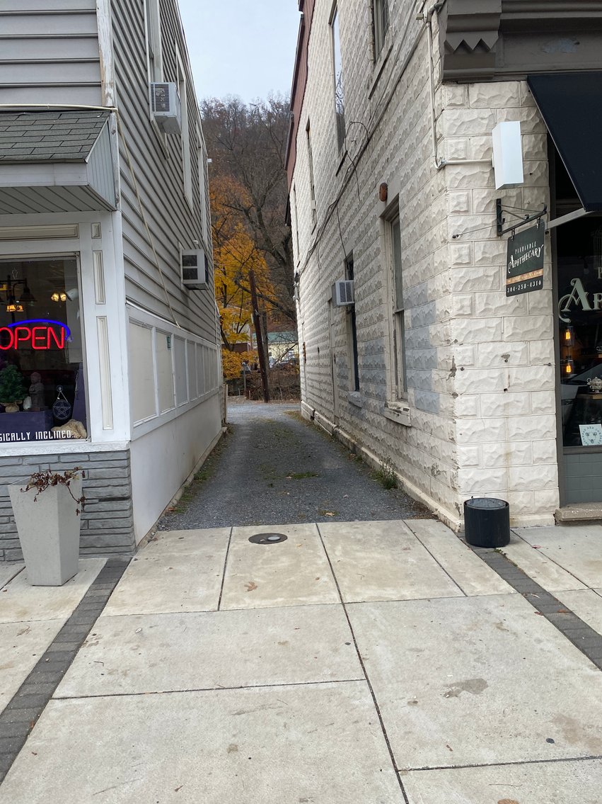 Image for Commercial/Industrial Building & All Contents in Downtown Berkeley Springs, WV