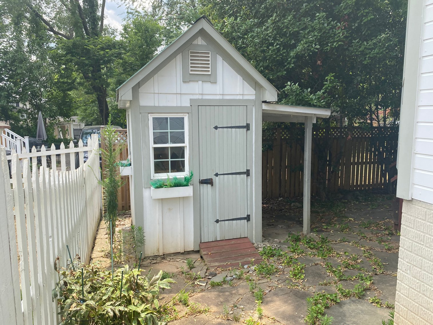 Image for 4 BR/3 BA Home & Adjacent .14 +/- Acre Vacant Lot in The Town of Leesburg, VA--SELLING to the HIGHEST BIDDER!!