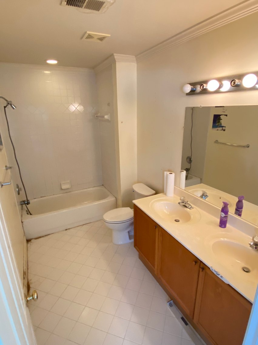 Image for 4 BR/3 BA Home & Adjacent .14 +/- Acre Vacant Lot in The Town of Leesburg, VA--SELLING to the HIGHEST BIDDER!!